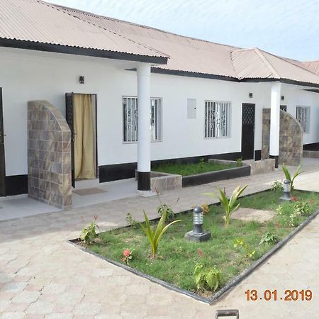 Sukuta Nema Guest House Banjul Exterior foto